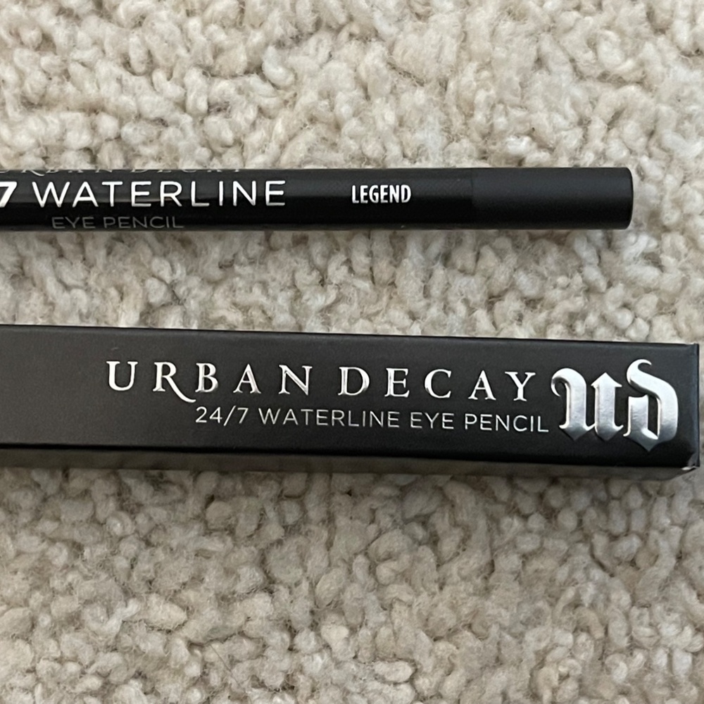 NIB UD Urban Decay 24/7 Glide-On eye Pencil Legend - Picture 2 of 3